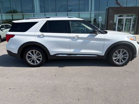 Used 2021 Ford Explorer Limited w/ Equipment Group 301A RWD image 4