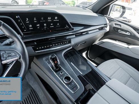 Used 2023 Cadillac Escalade ESV Sport w/ LPO, ONYX Package AWD/4WD image 23