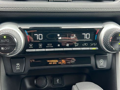 Used 2021 Toyota RAV4 XLE image 25