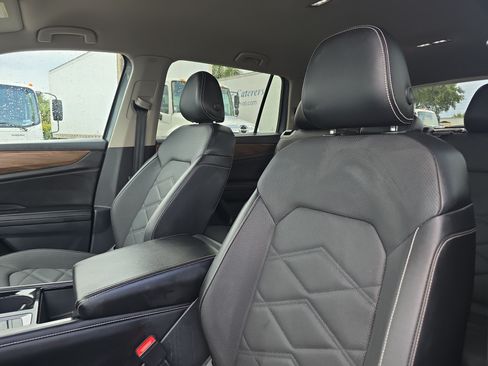 Used 2024 Volkswagen Atlas SE AWD/4WD image 26