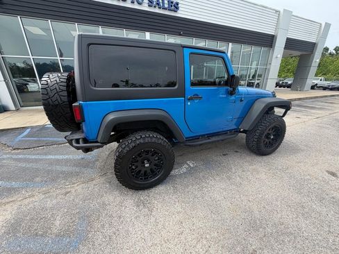 Used 2015 Jeep Wrangler Rubicon w/ Power Convenience Group AWD/4WD image 4