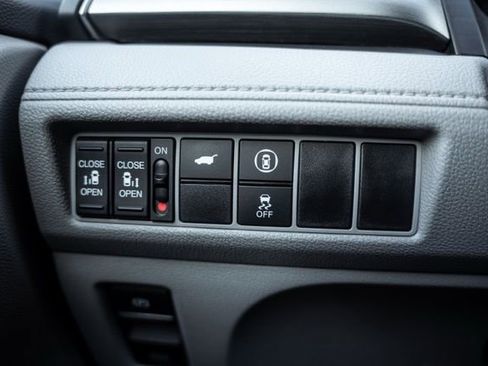 Used 2024 Honda Odyssey EX-L image 17