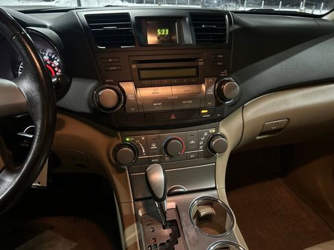 Used 2010 Toyota Highlander 4WD image 11