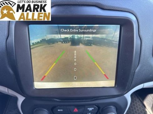 Used 2022 Jeep Renegade Limited AWD/4WD image 10
