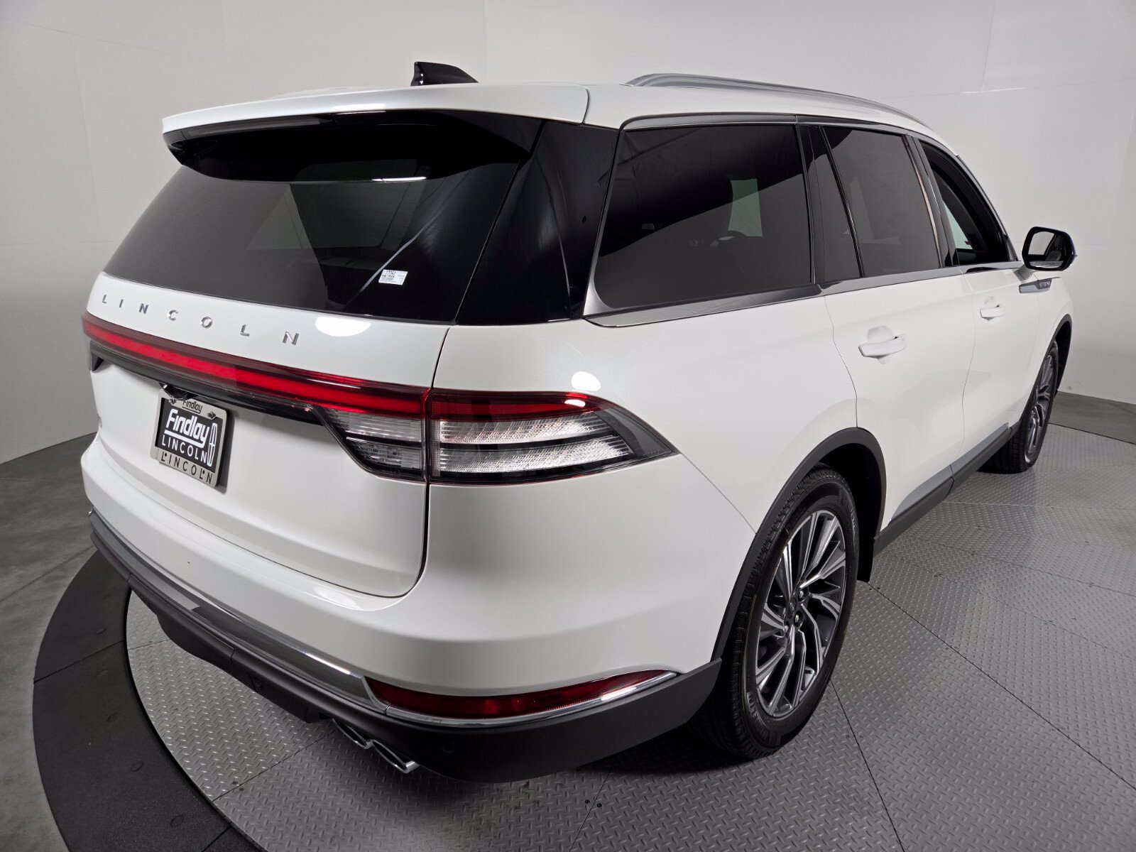 New 2027 Lincoln Aviator 2WD image 4