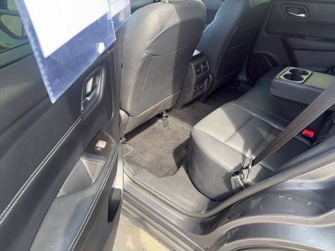 Used 2025 Nissan Rogue SL w/ Tech Package AWD/4WD image 14