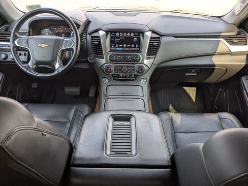 Used 2020 Chevrolet Suburban Premier w/ 6.2L Performance Package AWD/4WD image 26