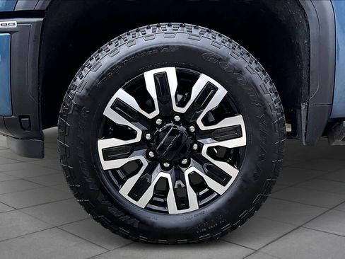 Used 2025 GMC Sierra 2500 Denali Ultimate w/ Max Trailering Package image 11