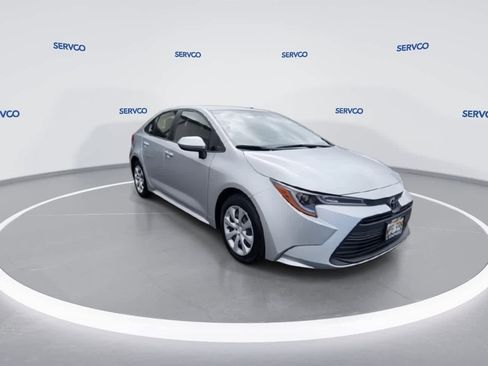 Used 2023 Toyota Corolla LE image 2