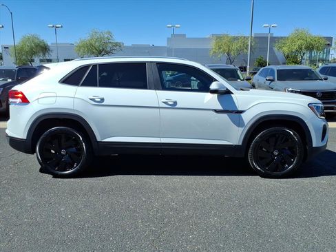 New 2026 Volkswagen Atlas Cross Sport SE image 6