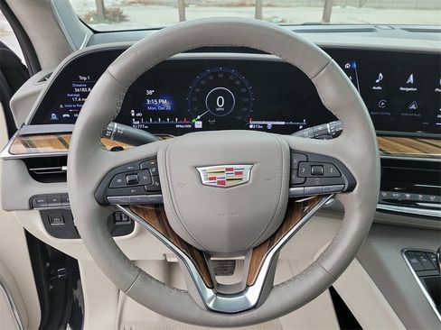 Certified 2022 Cadillac Escalade Premium Luxury Platinum image 27