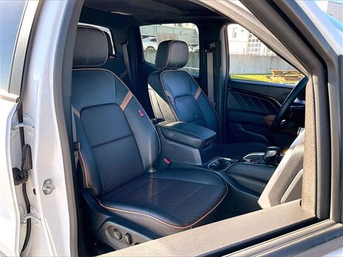 Used 2023 GMC Canyon AT4 w/ AT4 Premium Package image 11