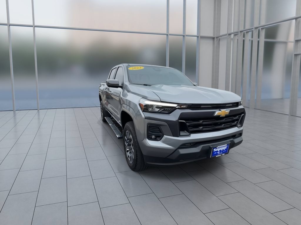 Used 2023 Chevrolet Colorado LT w/ LT Convenience Package III AWD/4WD image 3