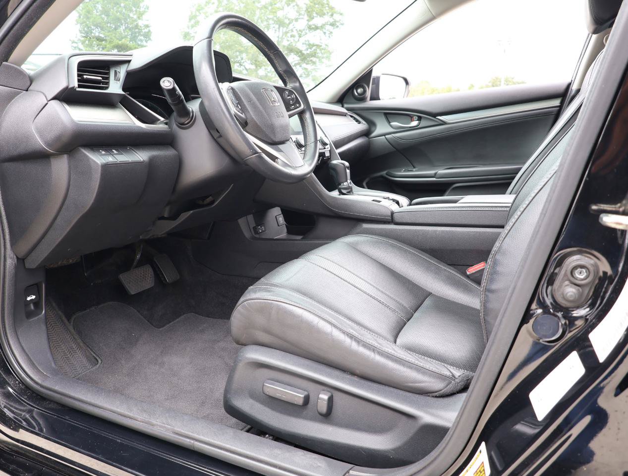 Used 2017 Honda Civic Touring image 37