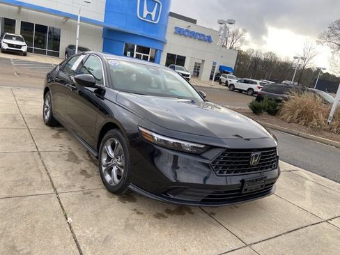 Used 2024 Honda Accord EX image 2