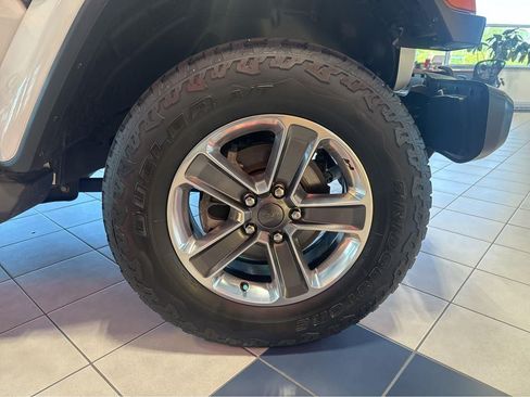 Used 2021 Jeep Wrangler Unlimited Sahara AWD/4WD image 7