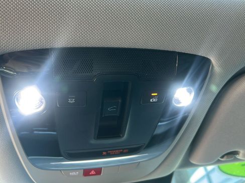 Used 2024 Kia Sorento SX AWD/4WD image 18
