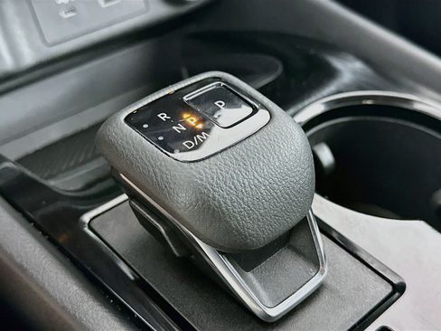Used 2023 Nissan Rogue S AWD/4WD image 24