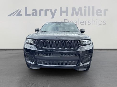 New 2025 Jeep Grand Cherokee L Altitude image 3