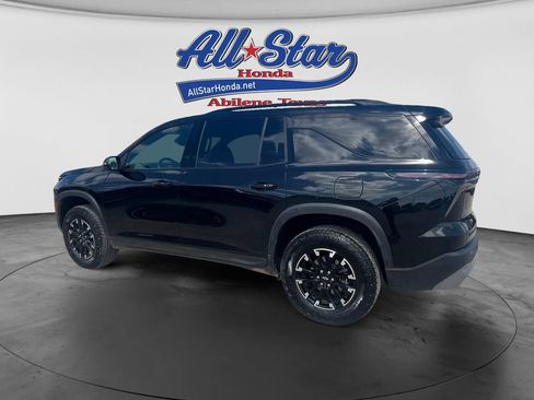 Used 2025 Chevrolet Traverse Z71 AWD/4WD image 3