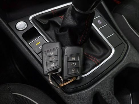 Used 2020 Volkswagen Jetta GLI FWD image 39