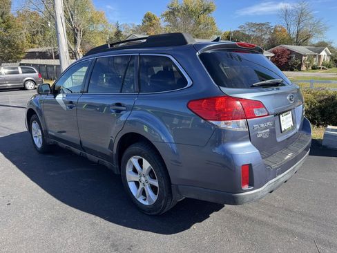 Used 2014 Subaru Outback 2.5i Limited AWD/4WD image 6