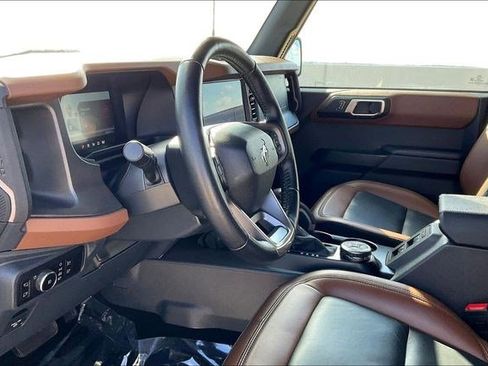 Used 2024 Ford Bronco Outer Banks image 16