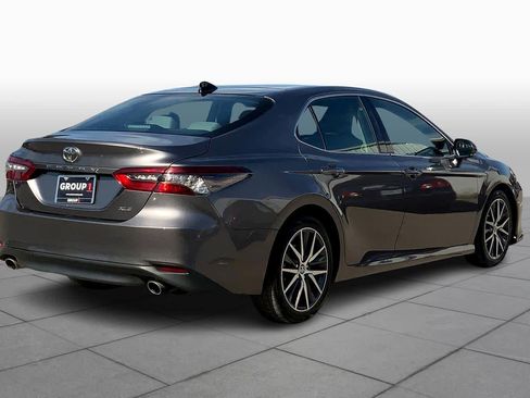 Used 2024 Toyota Camry XLE image 12