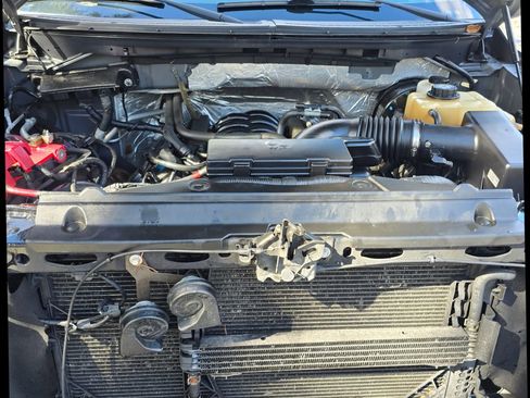 Used 2012 Ford F150 XLT w/ XLT Chrome Pkg image 17