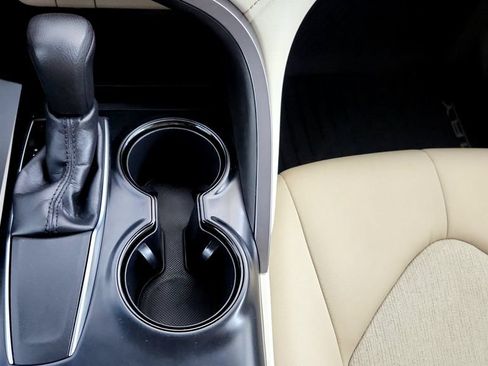 Certified 2018 Toyota Camry LE FWD image 28