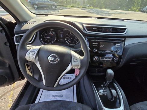 Used 2015 Nissan Rogue S image 18