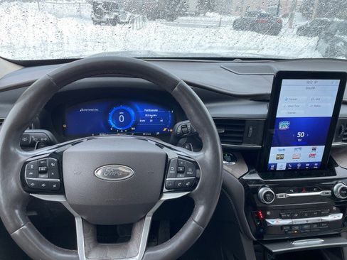 Used 2021 Ford Explorer Platinum w/ Equipment Group 601A image 24