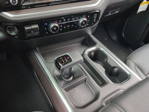 New 2026 GMC Sierra 1500 SLT w/ SLT Premium Plus Package AWD/4WD image 19