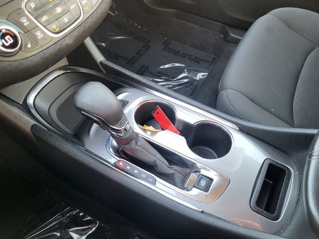Used 2025 Chevrolet Malibu LT FWD image 16