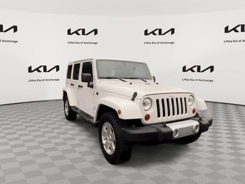 Used 2012 Jeep Wrangler Unlimited Sahara AWD/4WD image 3