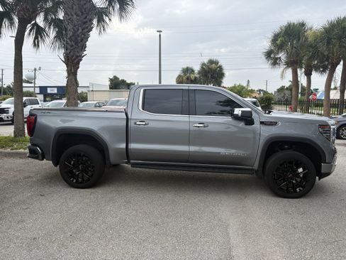 Used 2023 GMC Sierra 1500 Denali w/ Technology Package AWD/4WD image 8