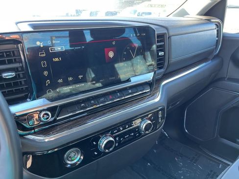 Used 2024 GMC Sierra 1500 SLE image 21