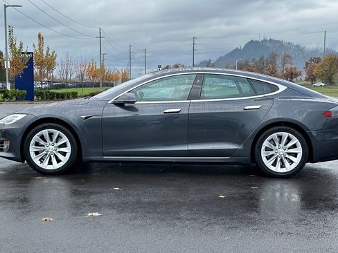 Used 2018 Tesla Model S 75D image 6