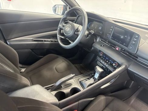 Used 2025 Hyundai Elantra Sport FWD image 24