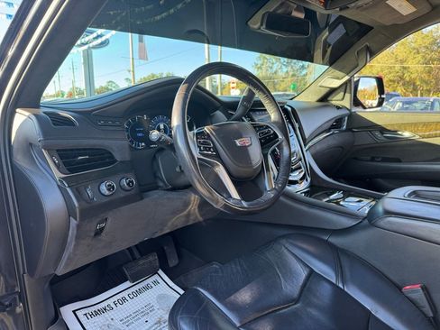 Used 2019 Cadillac Escalade Platinum image 35