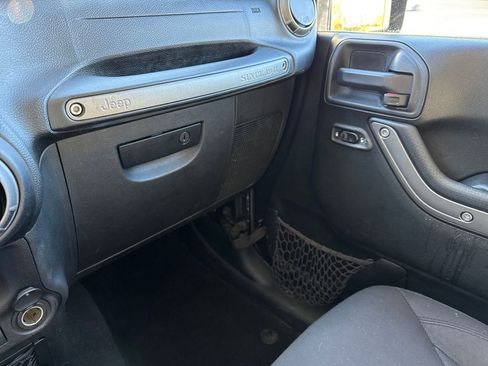 Used 2017 Jeep Wrangler Unlimited Sport w/ Quick Order Package 24S image 24