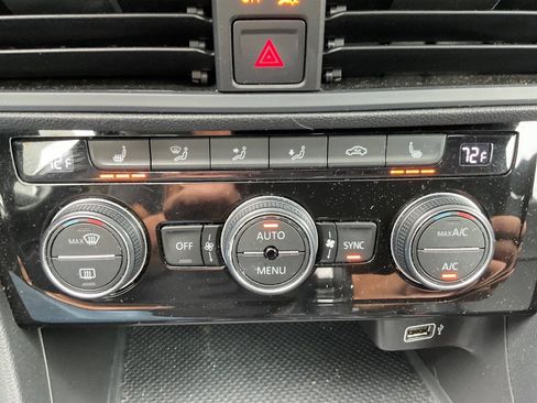 Used 2019 Volkswagen Jetta SE FWD image 22