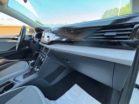 Used 2024 Volkswagen Taos S FWD image 15
