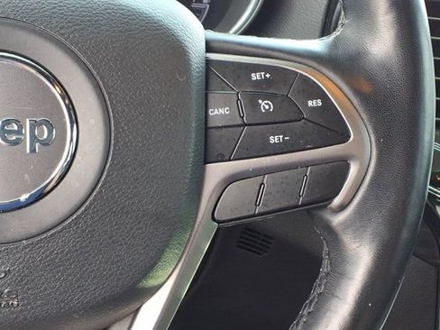 Used 2021 Jeep Grand Cherokee Laredo X AWD/4WD image 19