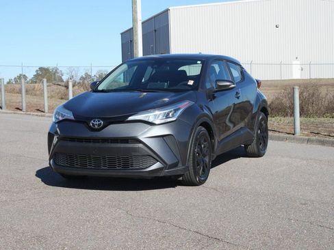 Used 2021 Toyota C-HR LE image 2