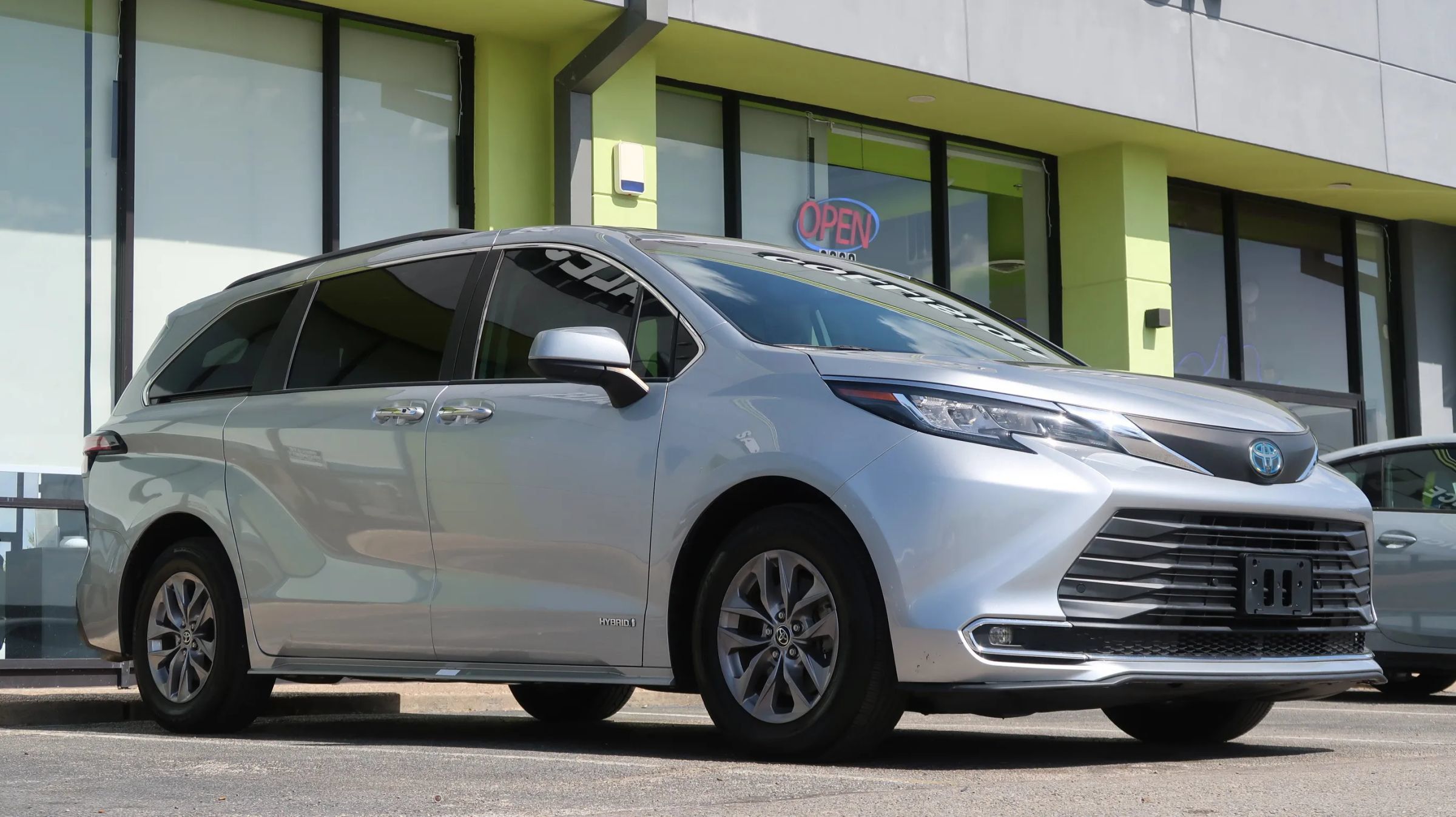 Used 2021 Toyota Sienna XLE FWD image 6