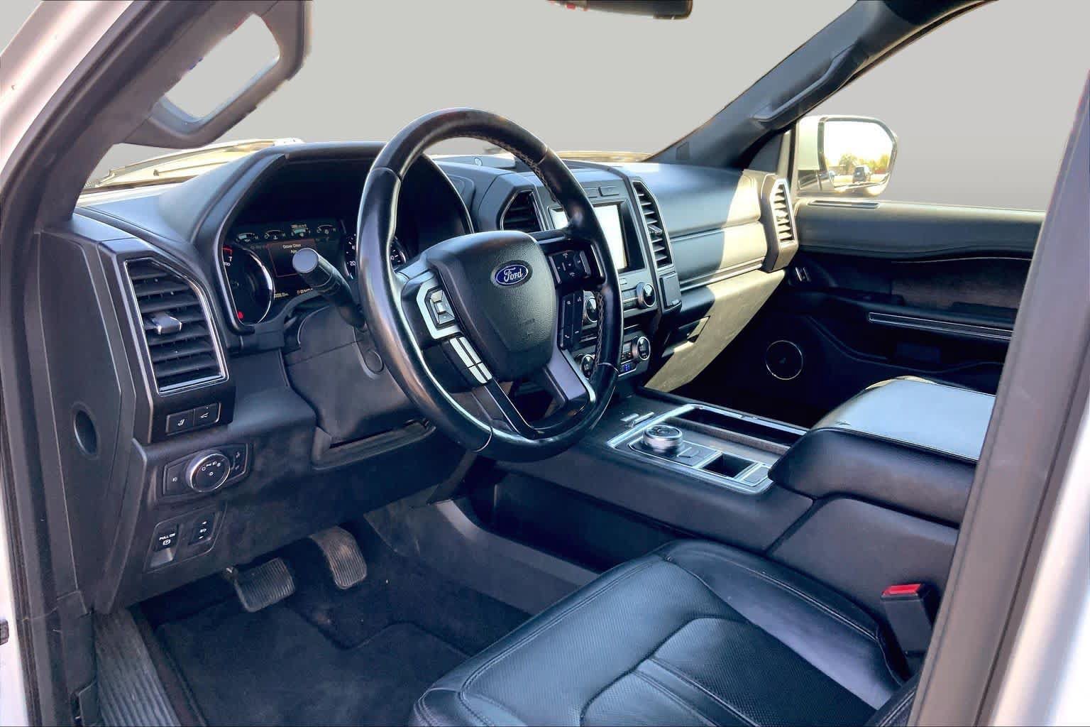 Used 2018 Ford Expedition Max Limited RWD image 18