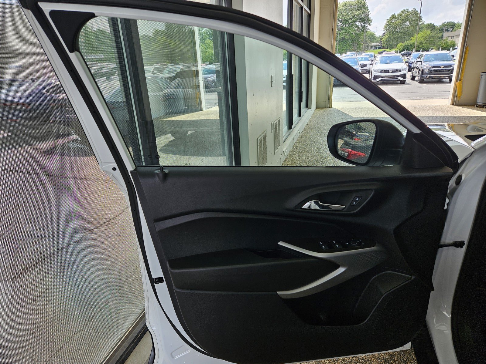 Used 2024 Chevrolet Trax LS FWD image 17