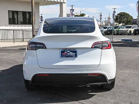 Used 2021 Tesla Model Y Long Range image 7