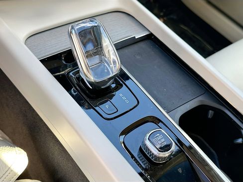 Used 2022 Volvo S60 B5 Inscription image 16